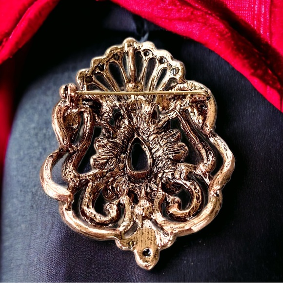 Large Victorian Renaissance Women's Lady Cameo Pendant or Brooch Pin 2.25” - Picture 5 of 7